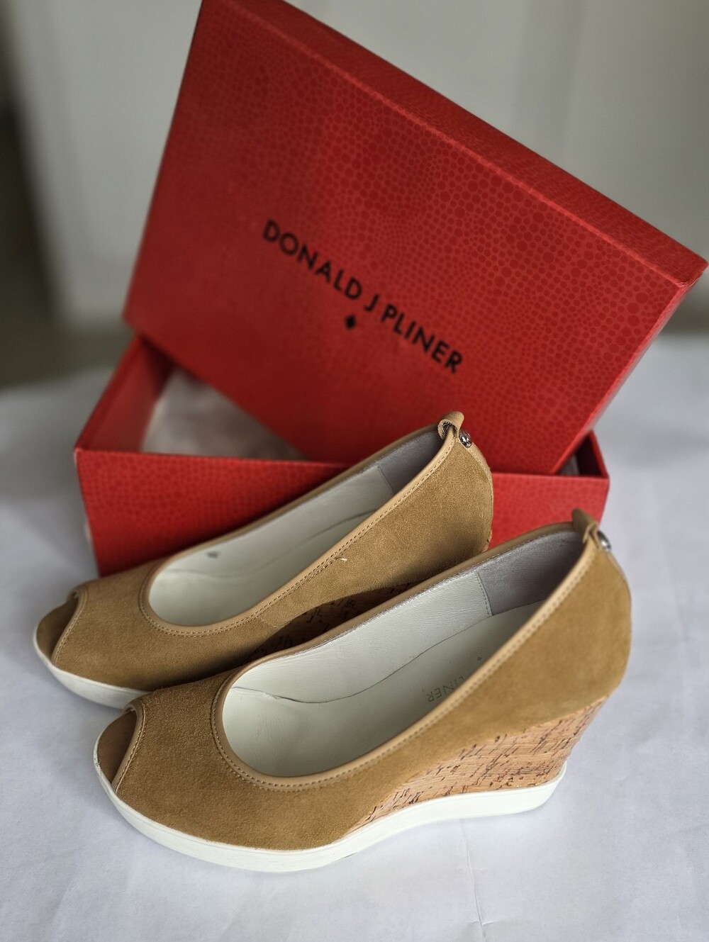 Donald J Pliner Carli Peep Toe Wedges Camel Suede 7.5